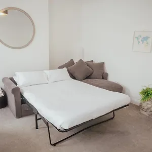 https://brand-new-luxury-bnb-700-mtrs-from-the-beach.bournemouth-hotels.org