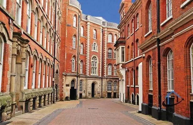 Apartment Flat 5, Super King Bed, Free Parking, Workspace, Free Wi-Fi Nottingham