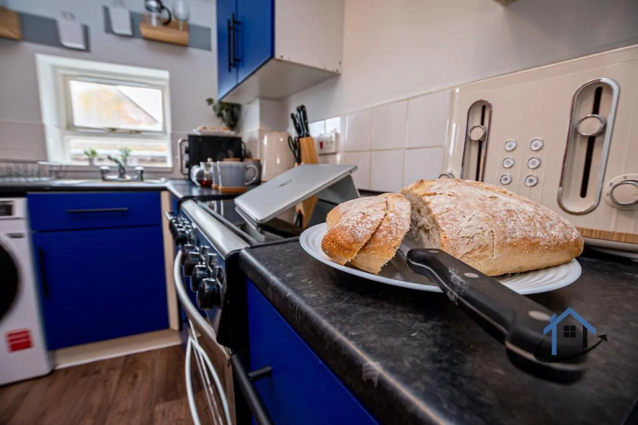 Flat 5, Super King Bed, Free Parking, Workspace, Free Wi-Fi Nottingham 0*,  United Kingdom